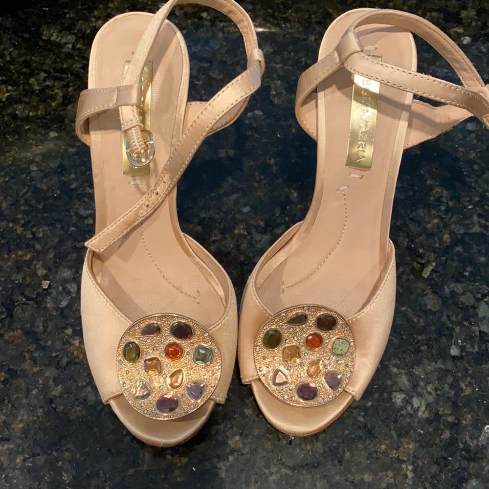 BCBG heels 👠 with beautiful multicolored gems 💎
